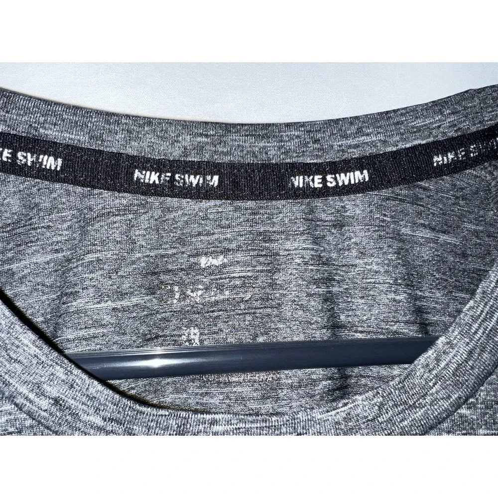 Nike Men's Hydroguard Dri-FIT Stretch UPF 40+ Guard Swim Top Size Large Gray‎